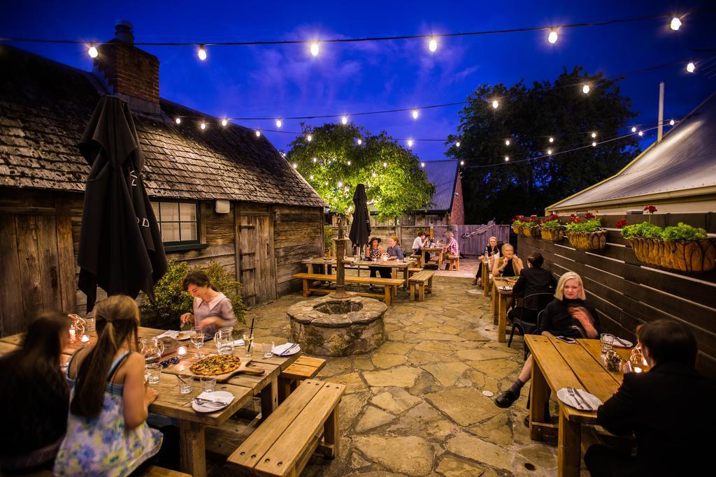 The By Manna Hahndorf